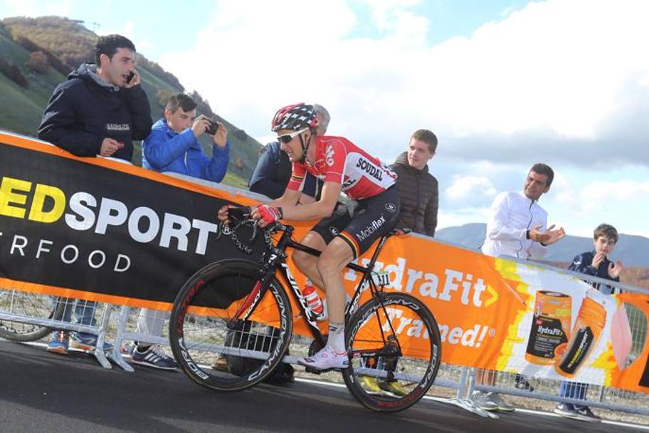 Tim Wellens ha vinto in solitaria la sesta tappa del Giro d&#39;Italia, Ponte-Roccaraso/Aremogna. Bettini